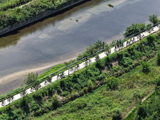완주군, 기차 타고 즐기는 계곡·자전거 여행 인기