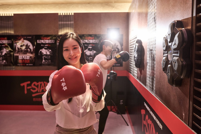 SKT, 넷플릭스 '피지컬: 아시아'와 협업…T팩토리 성수 체험형 전시 오픈